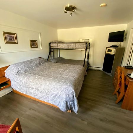 Motel Bonsoir Жолиет Екстериор снимка