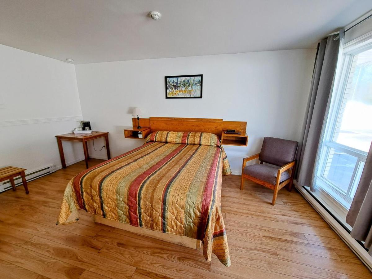 Motel Bonsoir Жолиет Екстериор снимка