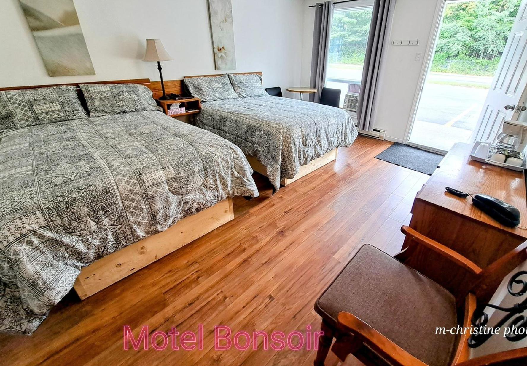 Motel Bonsoir Жолиет Екстериор снимка