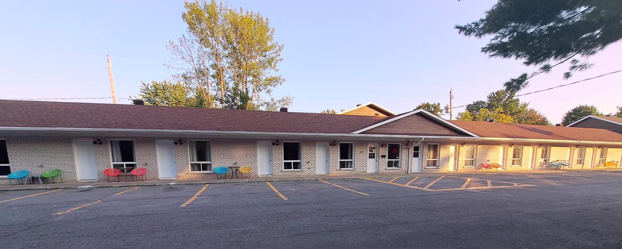 Motel Bonsoir Жолиет Екстериор снимка