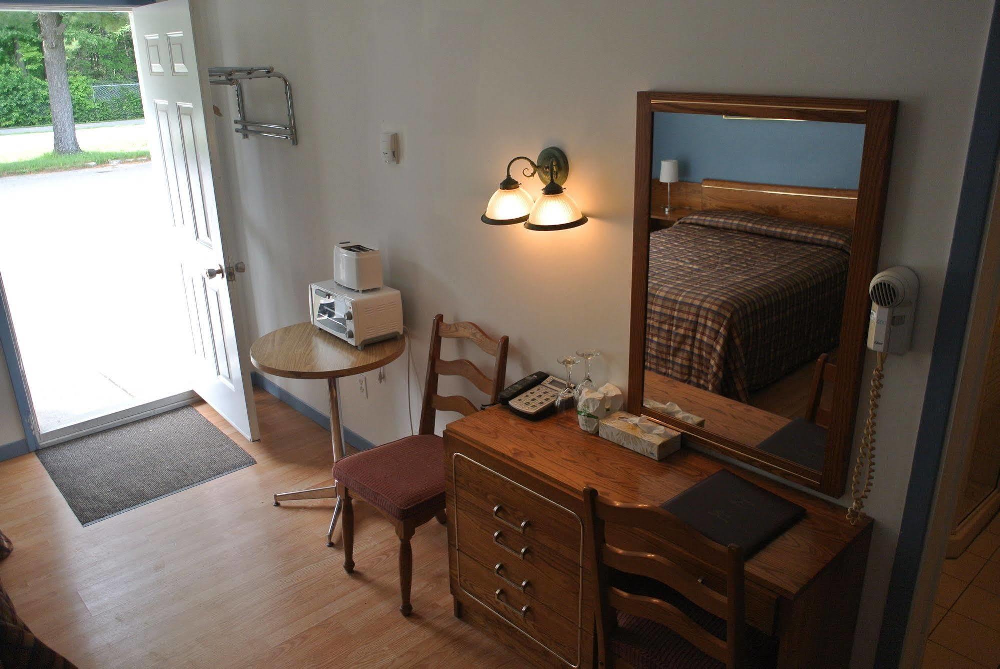 Motel Bonsoir Жолиет Екстериор снимка